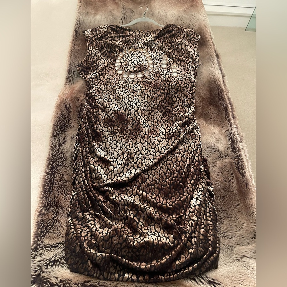 GUESS Chic Leopard Print Dress olive colout